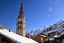 La Clusaz - kerktoren in het dorp