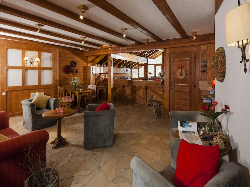 La Turra - lounge met stoeln