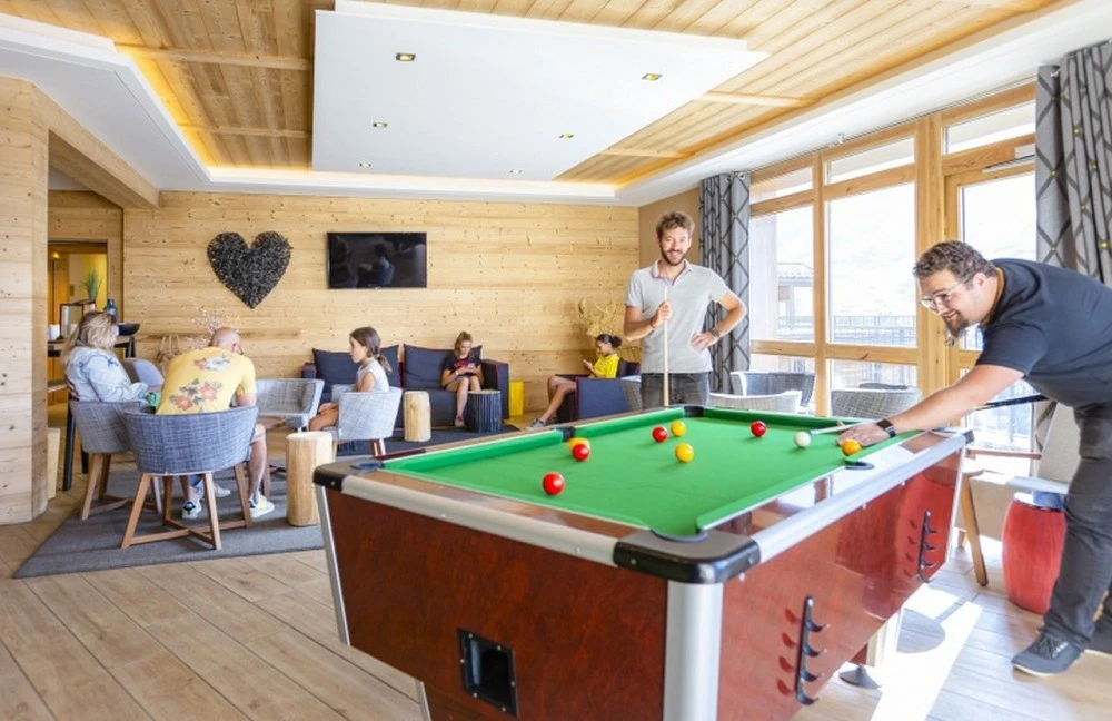 Le Coeur des Loges - pooltafel in de lounge 