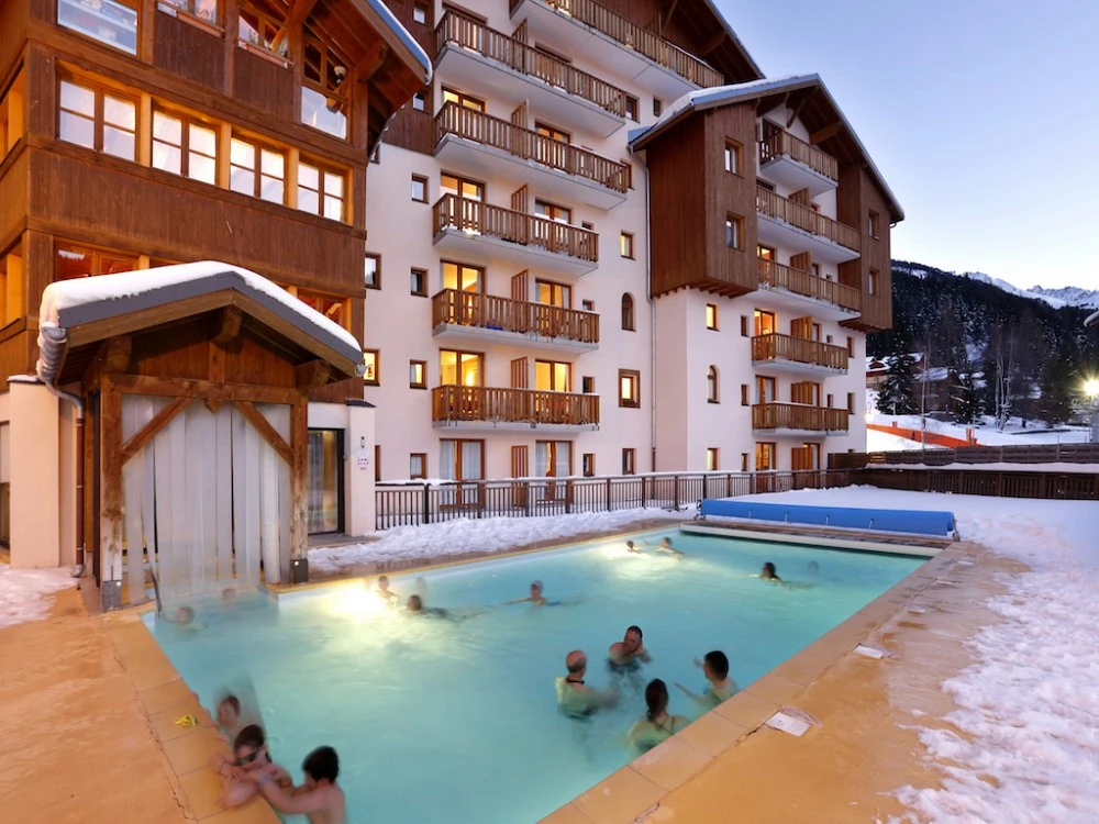 Les Chalets de la Ramoure - buitenzwembad