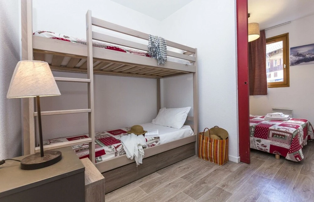 Residence Les Sybelles - slaapkamer met stapelbed en 1-persoonsbed