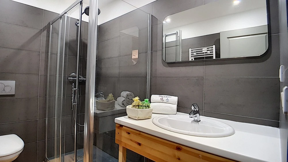 5-kamer apt. voor max. 10 pers. (huisnr. 8)