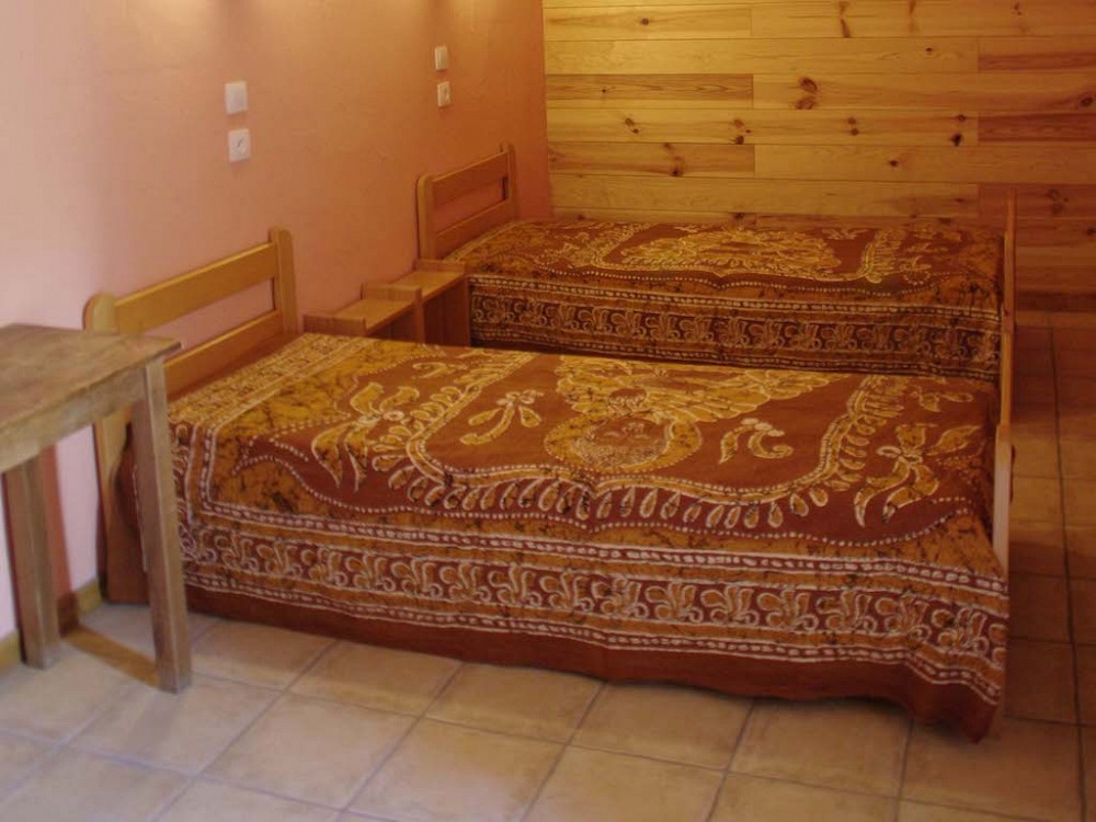 Chalet Franklin en Thomas - 2 1-persoonsbedden met tafeltje