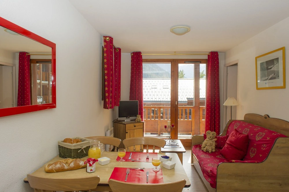 Residence Les Balcons D'Anais - woonkamer met eettafel