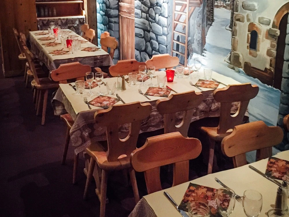L'Oree des Pistes tafels in het restaurant