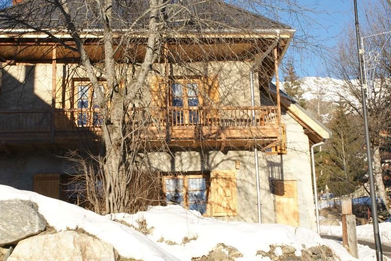 Chalet Milliat - chalet met bomen en sneeuw