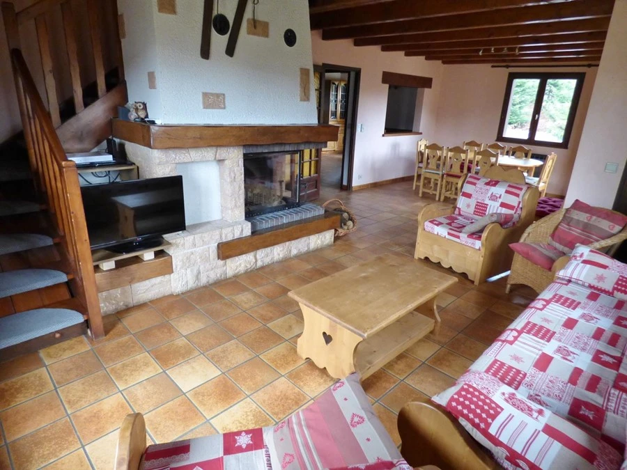 Chalet L'Arolle - 6-kamer apt. voor max. 12 pers. - zitkamer met bank en tv