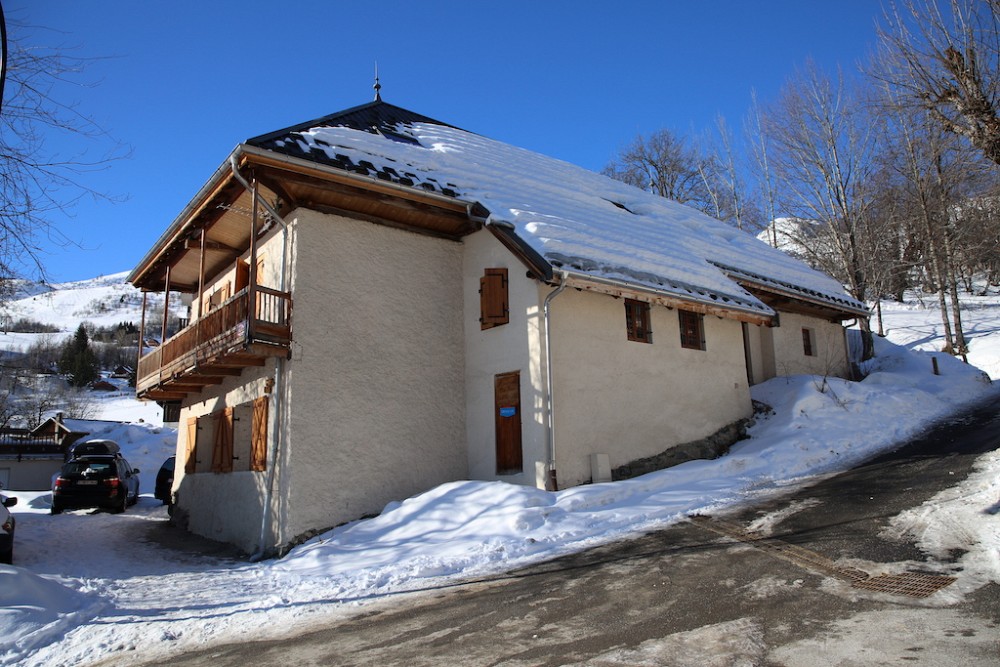 Chalet Milliat - weg en de buitenkant van het chalet