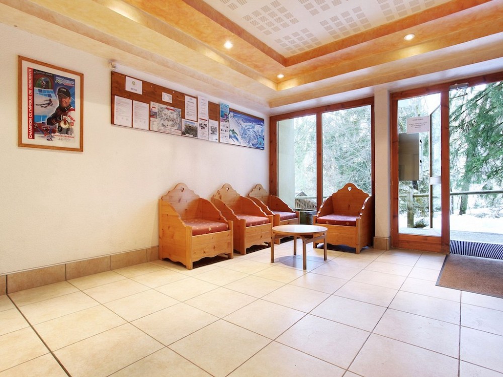 Le Buet - lounge met stoelen