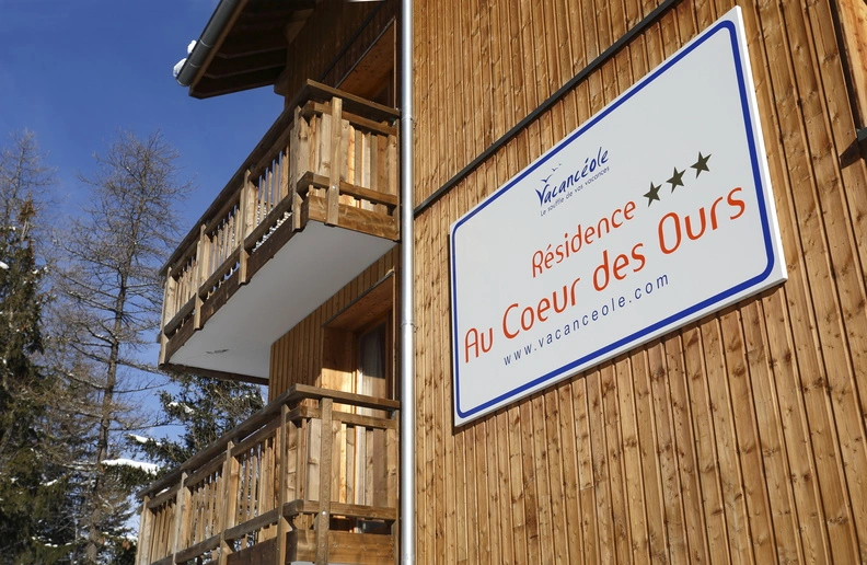 Au Coeur des Ours - chalet met uithangbord