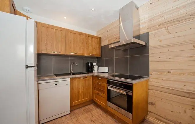 Chalet de Marie - keuken met kookplaat en oven