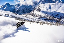 Les Deux Alpes - skien richting het dorp