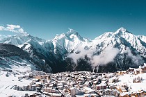 Les Deux Alpes - uitkijk over het dorp en de bergen
