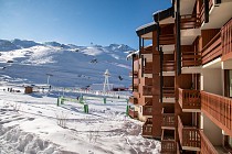 Le Cheval Blanc - uitzicht op de bergen vanaf het balkon