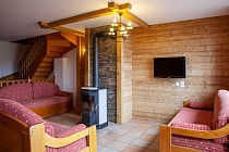 Les Balcons de Val Thorens Spa 8-kamer apt. voor max. 16 pers. woonkamer met trap, tv