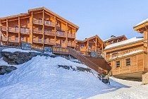 Les Balcons de Val Thorens spa - sneeuw rondom het chalet