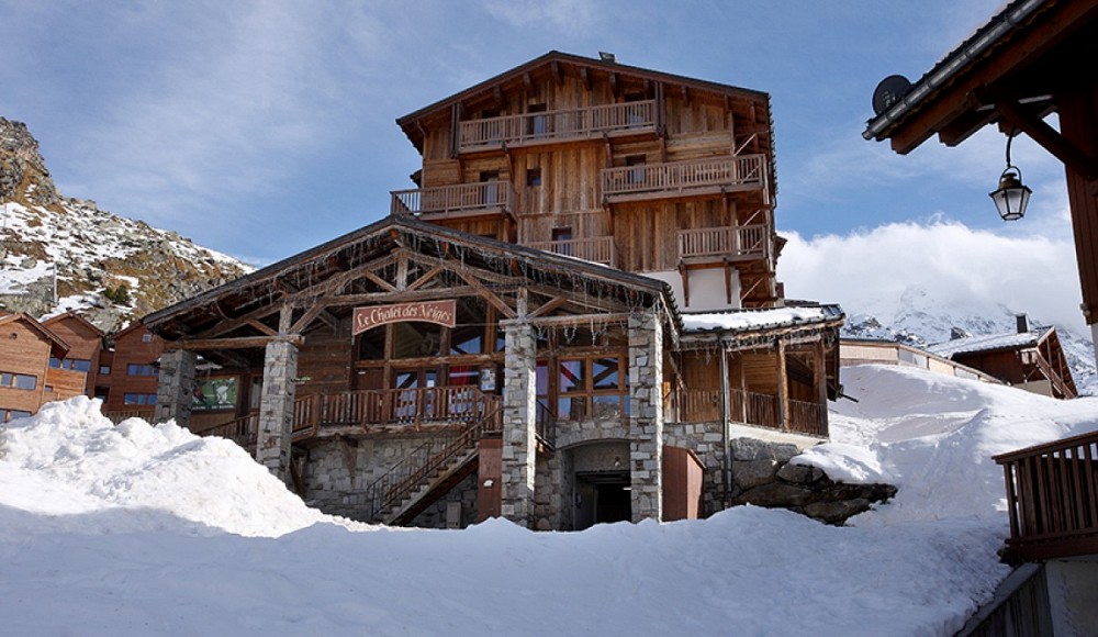residence chalet des neiges hermine - chalet omringt met sneeuw