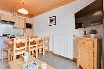 Les Chalets L'adonis - woonkamer met eettafel