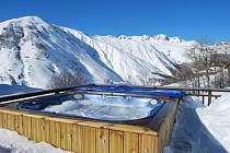 Chalet Oule Rouge De jacuzzi