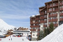 Les Valmonts - skilift bij het chalet