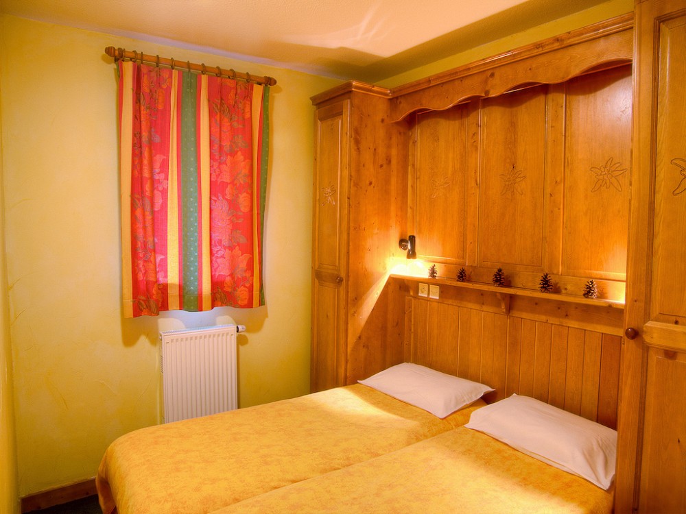 Les Balcons de Val Cenis Le Haut - slaapkamer met 2 1-persoonsbedden en verwarming