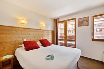 Les Ravines - slaapkamer met 2-persoonsbed en balkon