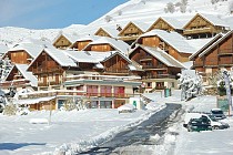 Chalet La Grenouillere dorp in de winter