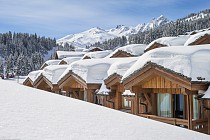 Les Chalets du Forum - met sneeuw bedekte chalets