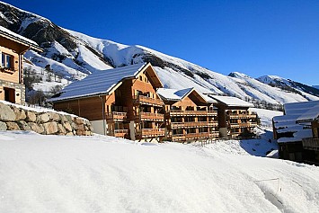 Les Chalets de St Sorlin - Chalets in de sneeuw met bergen