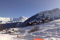 Les Alpages du Corbier - uitzicht op de bergen en piste